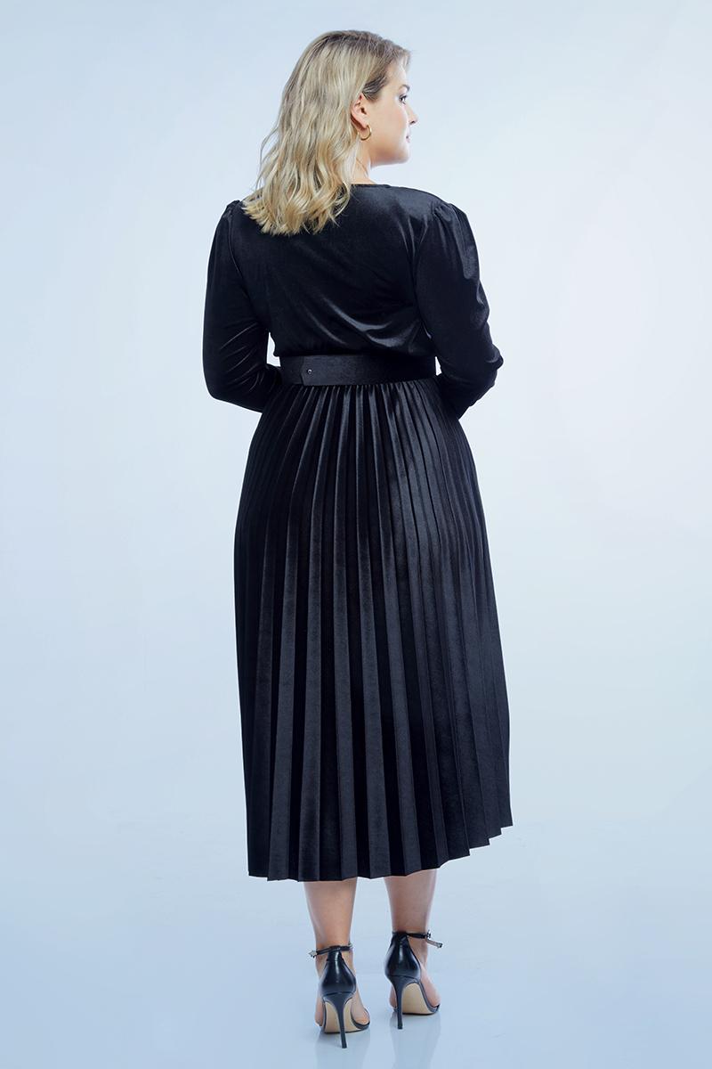 Black plus size velvet long sleeve midi dress